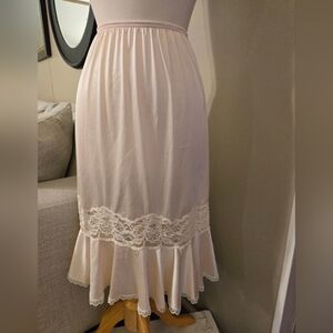 Vintage Body Lites :Elegant White Lace Trim Skirt